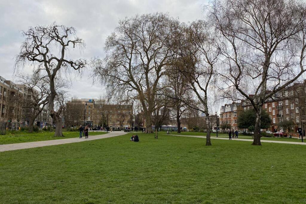 Two Bedroom Garden Flat In Zone 2 London Exterior photo